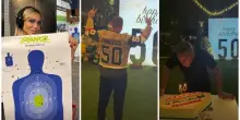 Totti, la festa di compleanno a Las Vegas: prima al poligono a sparare, poi la cena italiana e la torta a tema poker. E Noemi gli fa una sorpresa