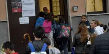Scuola, stop ai compiti a casa "fuori orario": il Ministero ufficializza la stretta. Ecco cosa cambia ora