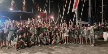 Da Santa Lucia a Posillipo: applausi e festeggiamenti, all?Italia arrivano i velisti