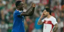 Kayode, chi &egrave; il protagonista di Turchia-Italia: et&agrave;, altezza, carriera, stipendio, ruolo e vita privata