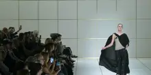 Armani, tempi pi&ugrave; lunghi per la cessione del 15%