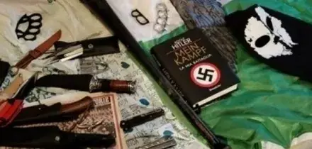 Inneggiava al suprematismo e aveva katane e machete, arrestato 17enne a Trento: &laquo;I terroristi bianchi sono eroi&raquo;