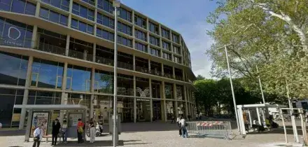 Investita da un furgone a Bolzano, bimba di 5 anni muore a pochi passi dalla stazione ferroviaria
