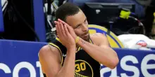 Stephen Curry sceglie ancora la Baia: il numero 30 firma per altri due anni con i Warriors