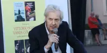 Vittorio Sgarbi ricoverato: &egrave; grave. L'ultima apparizione in pubblico dieci giorni fa. La malattia e la battaglia giudiziaria con la figlia Evelina