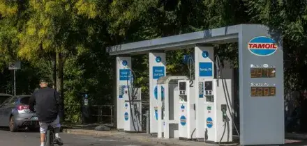 Price cap benzina, Tamoil: misure fino al 31 ottobre. I distributori con lo sconto oltre il 50%, quali sono