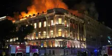 Maxi incendio a San Pietroburgo, a fuoco il palazzo storico &laquo;Miller Mansion&raquo; in piazza Sant'Isacco
