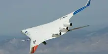 Cina, il nuovo aereo gigante che vola a 987 km all'ora: apertura alare di 85 metri, trasporter&agrave; fino a 800 persone