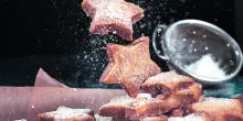 Dolci di sera, rilassano e aiutano a dormire meglio o disturbano il sonno? L'effetto dello zucchero sulla digestione