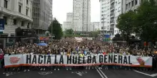 Spagna in piazza dopo lo stop al decreto casa. &laquo;Sciopero generale&raquo;. Sanchez alle corde