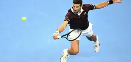 Eterno Novak Djokovic, batte Zverev in 3 set (4-6, 6-4 6-4) e va in semifinale all'Atp 500 di Pechino