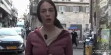 Gerusalemme, aggredita Elena Testi di La7: insulti e costretta a indossare il velo