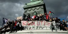 Francia, scontri tra studenti e polizia a Parigi: cariche e lacrimogeni in piazza della Bastiglia. Migliaia in corteo
