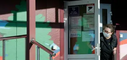 Ricercatrice morta di peste: nuovi dubbi sul laboratorio dopo i finanziamenti Usa e i test con la Cina