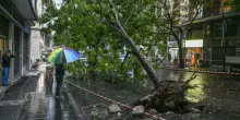 Maltempo, allerta meteo arancione e gialla oggi sabato 10 ottobre per nubifragi in 10 regioni: scuole chiuse, l'elenco dei Comuni