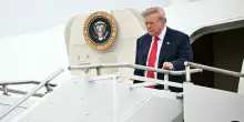 Trump scarica Zelensky: &laquo;Kiev cambi presidente&raquo;. E il Cremlino ringrazia: &laquo;Donald iconico e storico&raquo;