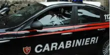 Napoli, rapina al minimarket di via Leopardi a Fuorigrotta: titolare colpito alla testa con una pistola
