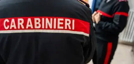 Sposata con un carabiniere, marescialla lo tradisce con l'ex comandante. Indagata: &laquo;Ha fatto credere al marito di essere il padre dei suoi figli&raquo;