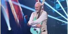 Eugenio Finardi: &laquo;Mi sono sentito solo in mezzo alla gente, a Ballando mi sto mettendo in gioco per come sono&raquo;. Le lacrime e l'abbraccio con Mariotto