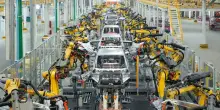 Ue, tetto annuo a 350mila auto per l?import dalla Cina