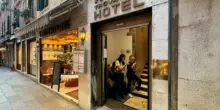Venezia, stanze a 15 euro all?hotel Antigo Trovatore: arrivano i turisti (ma &egrave; una truffa): &laquo;Oltre 3.000 persone raggirate. &Egrave; stato hackerato il sito&raquo;