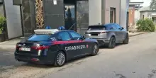 Poggiomarino, precipita da una scala mentre sta svolgendo una operazione di tumulazione: grave operaio 58enne