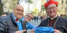 Columbus Day, la maglia del centenario del Napoli regalata al cardinale di New York Timothy Dolan