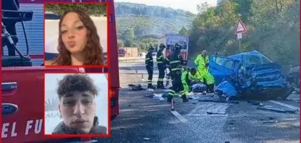 Frontale choc contro un camion, Gaia Stronati e Stefano Marrese muoiono a 20 anni, erano colleghi di lavoro