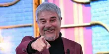 Pino Insegno, la Rai cancella lo speciale di Reazione a Catena: &laquo;Problemi a trovare i vip&raquo;. Il timore di un flop in prima serata