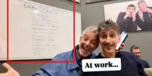 Fiorello prende in giro Elisa Isoardi e pubblica il suo &laquo;totomorte&raquo;: da Amadeus a De Martino, chi finisce sulla lavagna