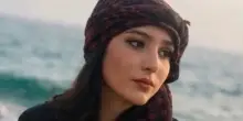 Najmeh Amini, studentessa di 23 anni condannata a morte in Iran per blasfemia dopo un post: &laquo;Insulti al profeta&raquo;