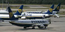 Ryanair lascia 13 aeroporti tra il 2026 e il 2027: gli scali coinvolti e le ragioni dei tagli