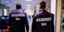 Anziane violentate e insultate in una Rsa a Milano: interdetti tre operatori socio-sanitari a Milano