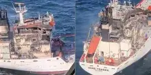 Mar Nero, due petroliere in fiamme in acque della Romania dopo le incursioni dei droni russi: sette marinai dispersi