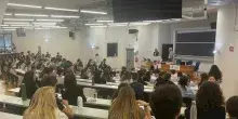 Tommaso diventa professore a 21 anni, la chiamata alle 8.30 e subito in classe: &laquo;Avevo un'ora per prepararmi, ho letto il primo capitolo del libro e sono andato&raquo;