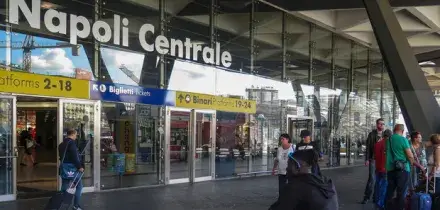&laquo;Sequestrata, drogata e violentata da otto uomini vicino alla stazione&raquo;: la denuncia di una 18enne