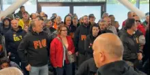 Ex Ilva, i lavoratori occupano l'aeroporto di Genova: &laquo;Resteremo qui a oltranza&raquo;