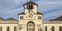 Furto alla Reggia di Venaria, ladri in azione nella notte: teca infranta e orologi rubati