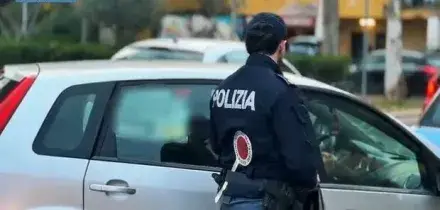 Studente ferito con un coltello in classe nel Casertano: arrestato un 14enne