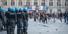 Decreto sicurezza, paletti del Colle sui poteri dei militari. Fermo preventivo dei minori, nasce il reato di violenza nei cortei: tutte le misure