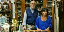 &laquo;Chiudiamo la nostra oreficeria dopo 55 anni. Non abbiamo figli e siamo stanchi. Ci fermiamo nel segno della gioia&raquo;