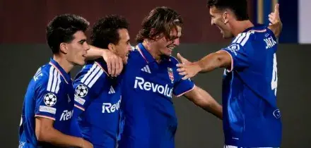 Como-Manchester United, le pagelle: Nico Paz (8) strepitoso, De Ligt (4) un disastro, Ramon (7,5) sontuoso, Da Cunha (7) che qualit&agrave;