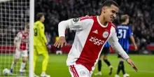 Ajax-Atalanta 2-0, le pagelle: De Ketelaere (5) si vede poco, Scamacca (5) blindato dai difensori, Arokodare (6,5) gol decisivo