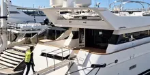 Evasione fiscale e frodi, superyacht da 2,6 milioni sequestrato dalla Procura: buco di 572mila euro con il trucco della registrazione nelle isole Cayman