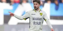 Schmid, chi &egrave; il centrocampista del Frosinone: et&agrave;, carriera, vita privata, doppietta da record e omaggio a Dybala
