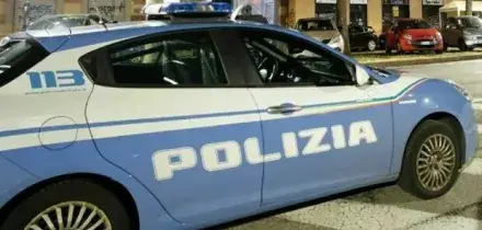 Rissa tra giovanissimi davanti alla discoteca, 17enne in fin di vita: accoltellato al torace, arrestato l'aggressore