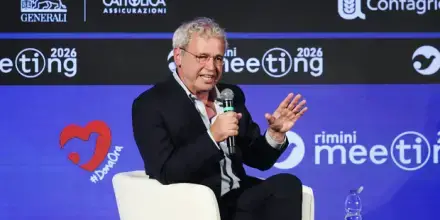 Enrico Mentana, il futuro dopo l'addio al Tg La7: Rai e Mediaset si allontanano, spunta l'ipotesi Sky. Chi potrebbe sostituirlo