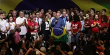 Brasile, la vittoria di Lula su Bolsonaro scuote i mercati: borsa gi&ugrave; fino al 17%, si svaluta il real sul dollaro
