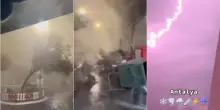 Turchia, tornado devasta un cantiere nella regione costiera a Kepez: quattro operai morti e un ferito