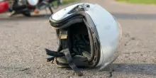 Incidente stradale a Castellammare: Emanuele muore a 16 anni nello scontro tra due scooter